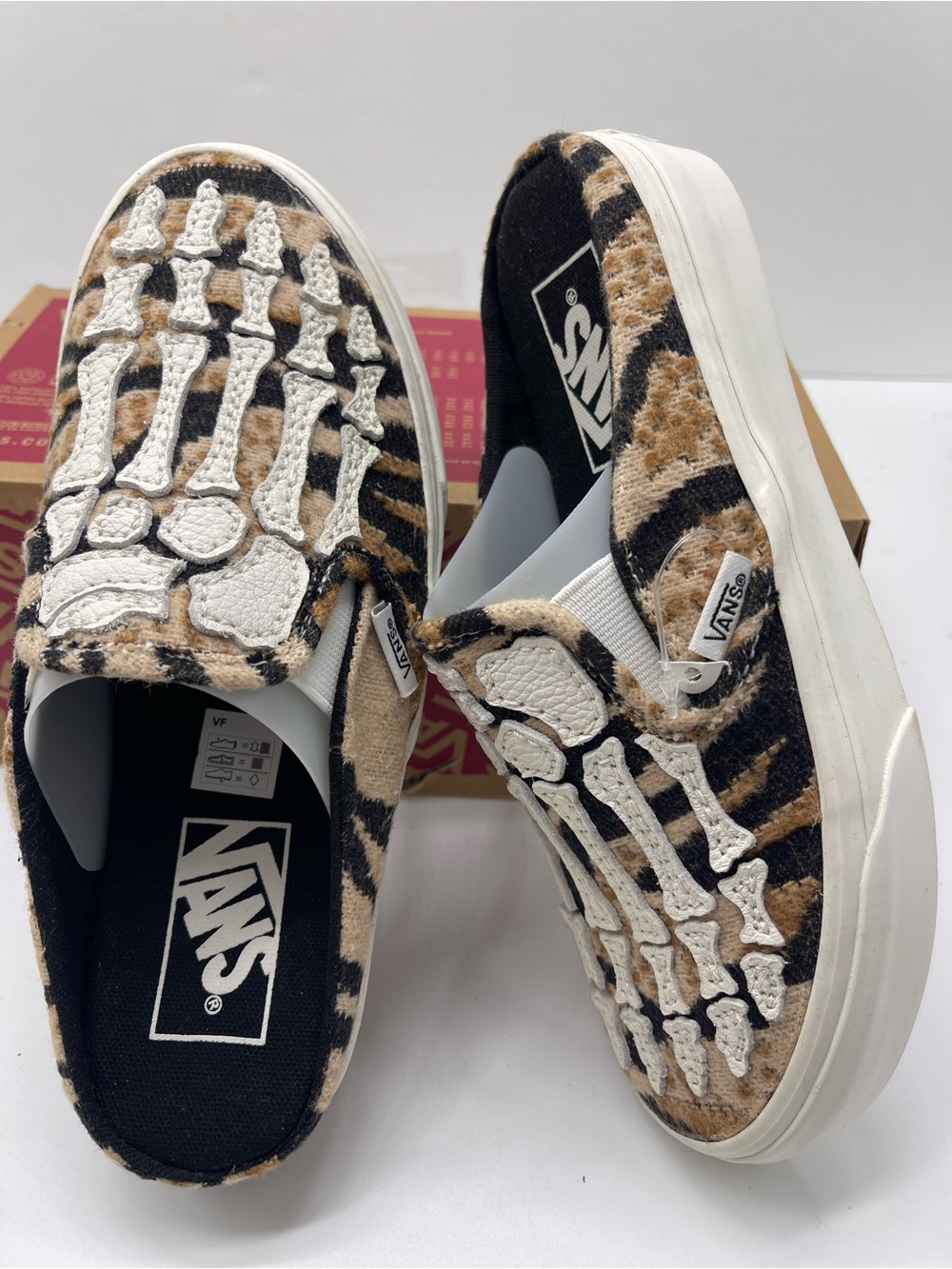 Vans Classic Slipo Mules 
Hazy Bones Blanc De Blanc
VN0A4P3UJVY Mulle Sneakers - Picture 10 of 15